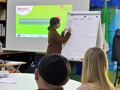 Brainstorming durante il corso di formazione I mediatori dell'inclusione partecipano alla formazione sulla disabilità.