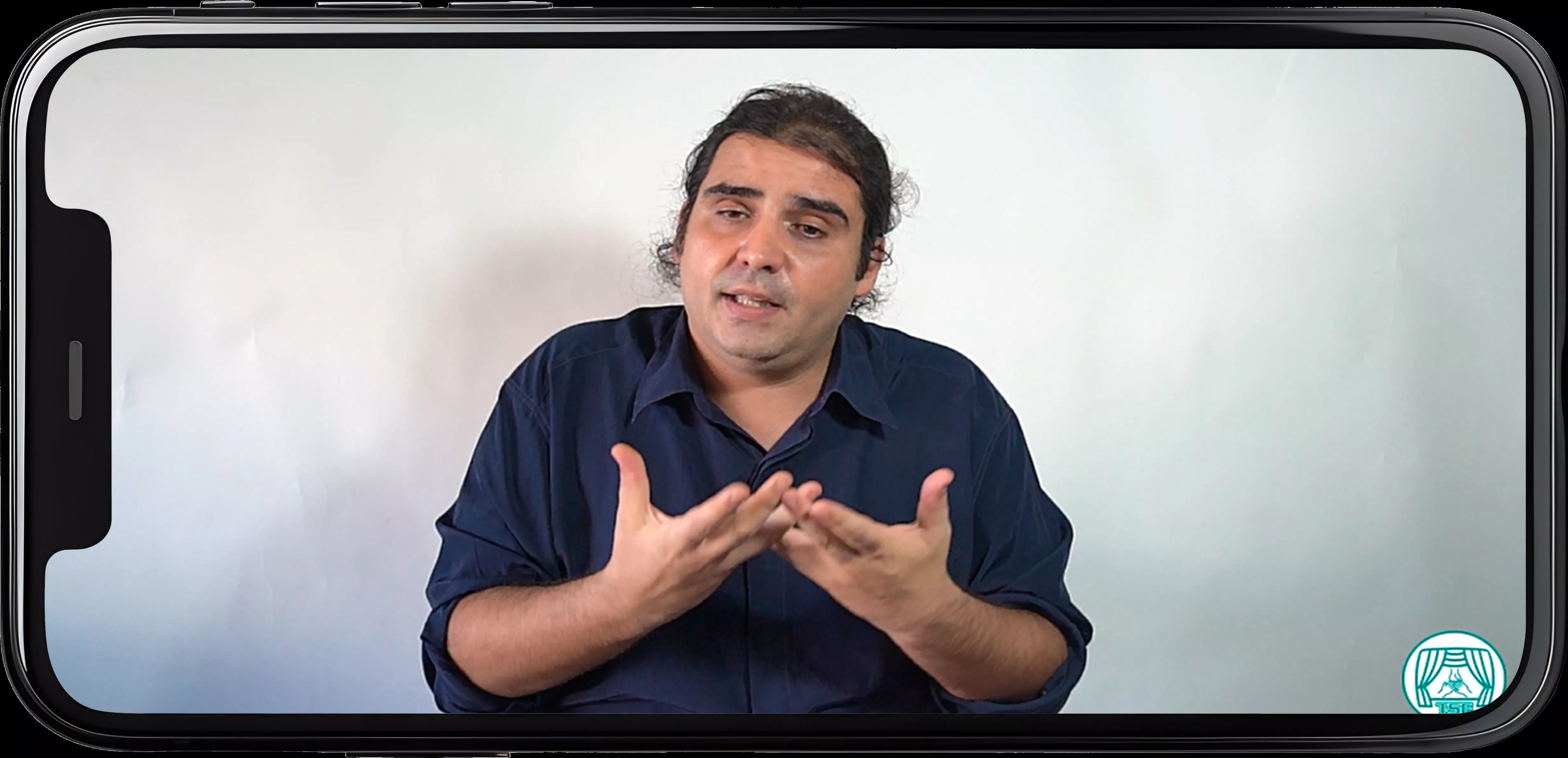 Este curso consta de ocho capítulos y permitirá a los interesados en el teatro y la inserción soc...