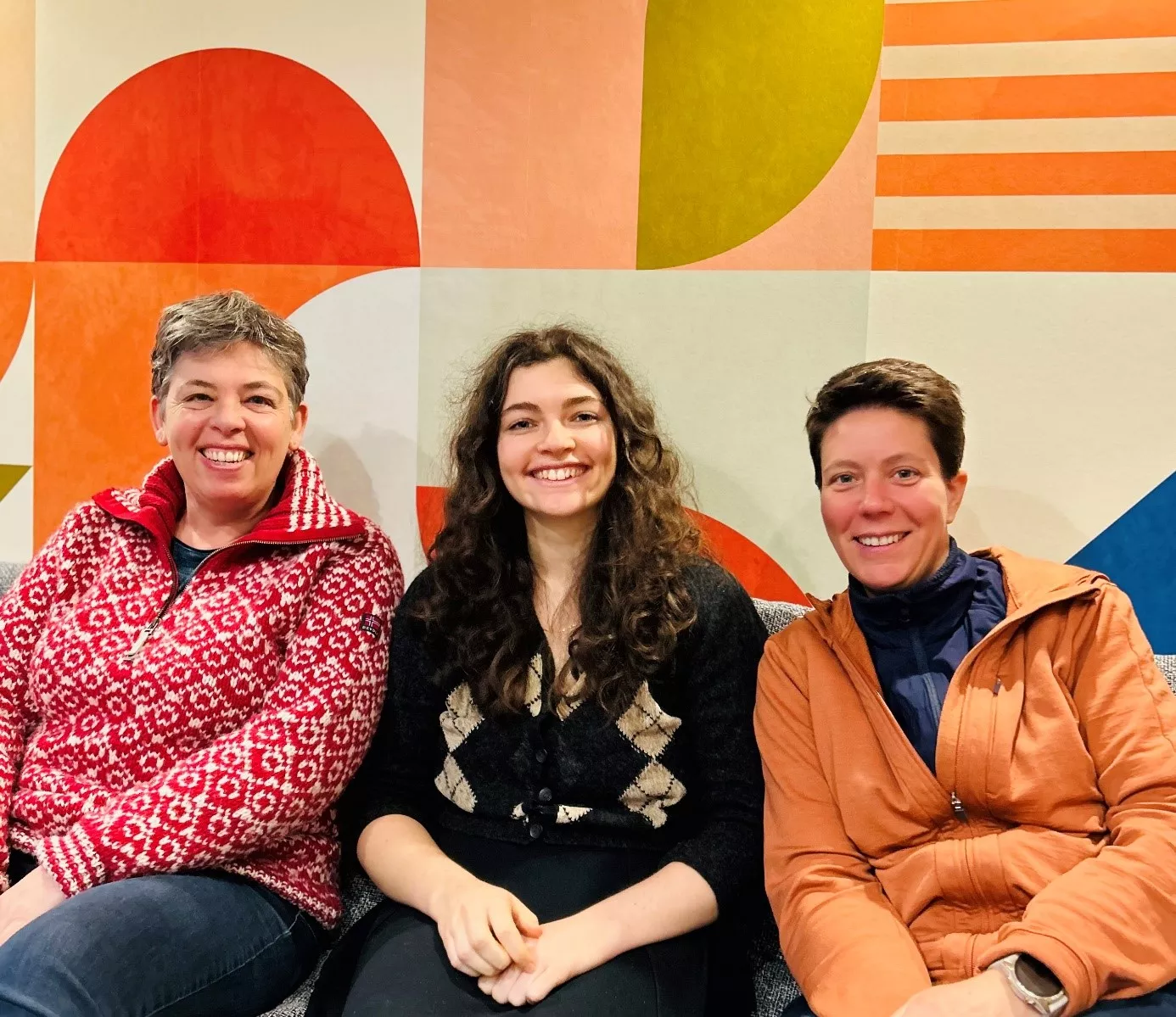 Naviguant vers l'égalité : témoignages de femmes engagées Agathe, Coline et Anne Naviguant vers l'égalité : témoignages de femmes engagées Agathe, Coline et Anne.