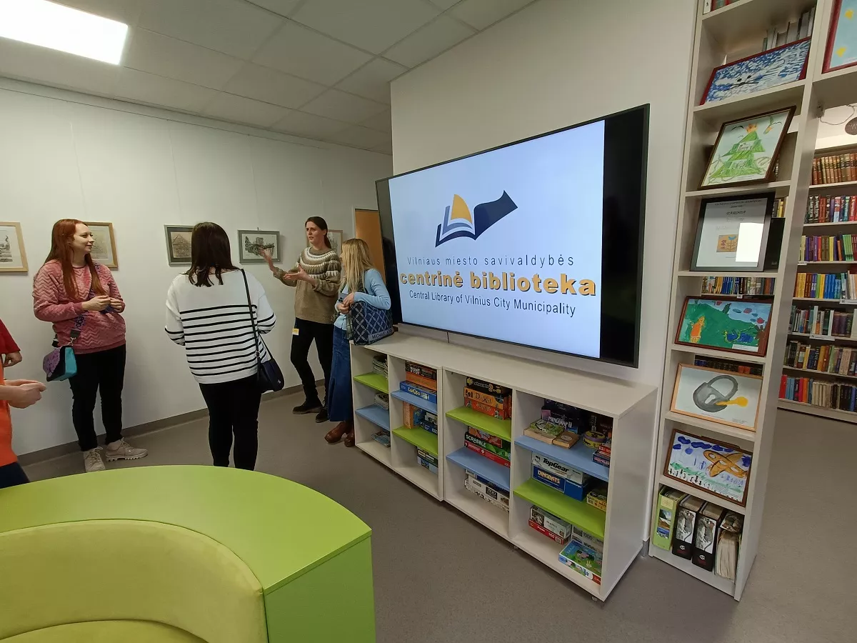 Kącik dla dzieci w filii bibliotecznej Lazdyny Kącik dla dzieci w filii bibliotecznej Lazdyny.