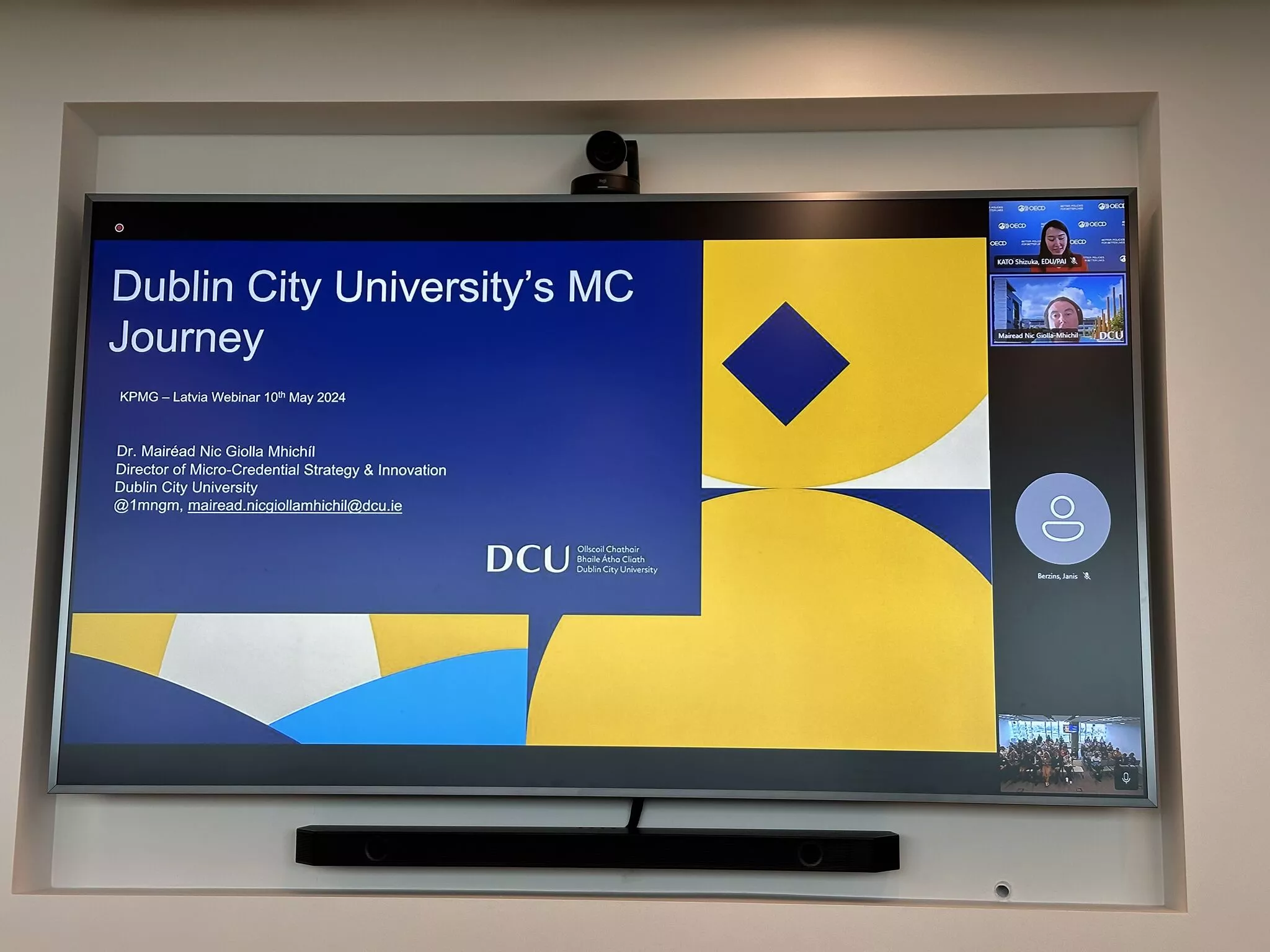 DCU on the screen screen.
