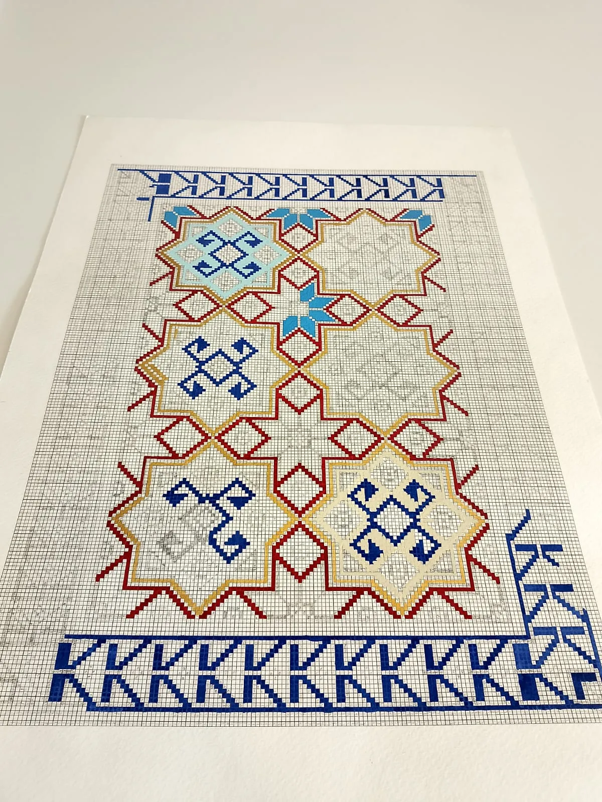 Yöresel halı deseni çizimi Yöresel halı deseni çizimi.