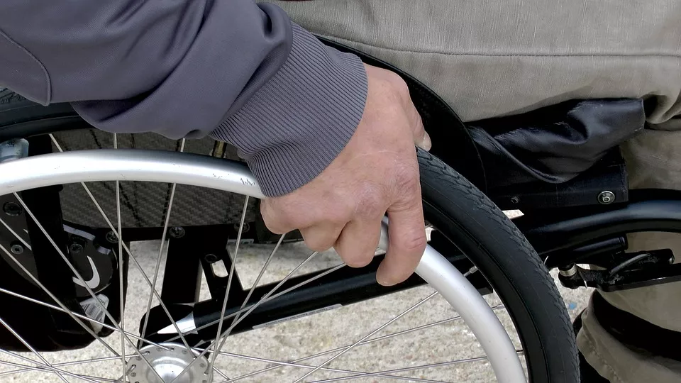 Wheelchair_user