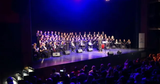 Unutulmaz Şarkılarla Yeşilçam Rüzgarı: Yetişkin Kursiyerlerimizden Türk Halk Müziği Korosu Konser...