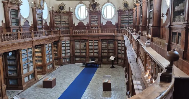 Biblioteche Riunite Civica e A.Ursino Recupero w  Katanii.